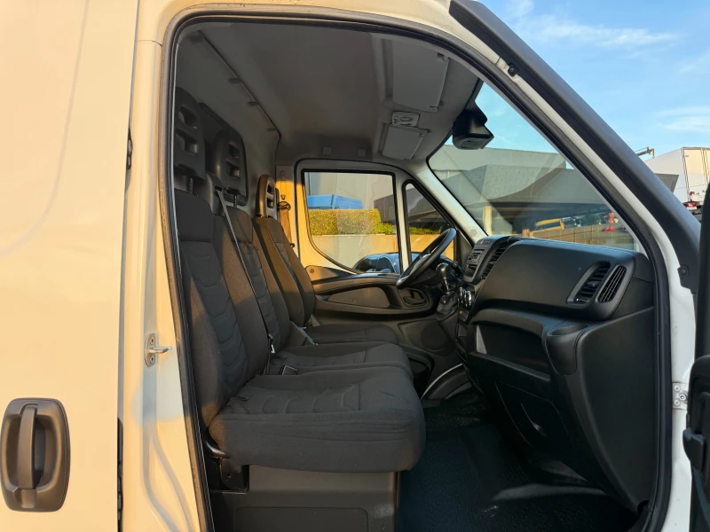 Iveco Daily 35C15 Maxi до 3.5т. Климатроник, снимка 9 - Бусове и автобуси - 52398985