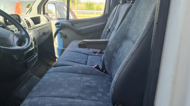 Mercedes-Benz Sprinter 211 2.2 CDI, снимка 9 - Бусове и автобуси - 52737785