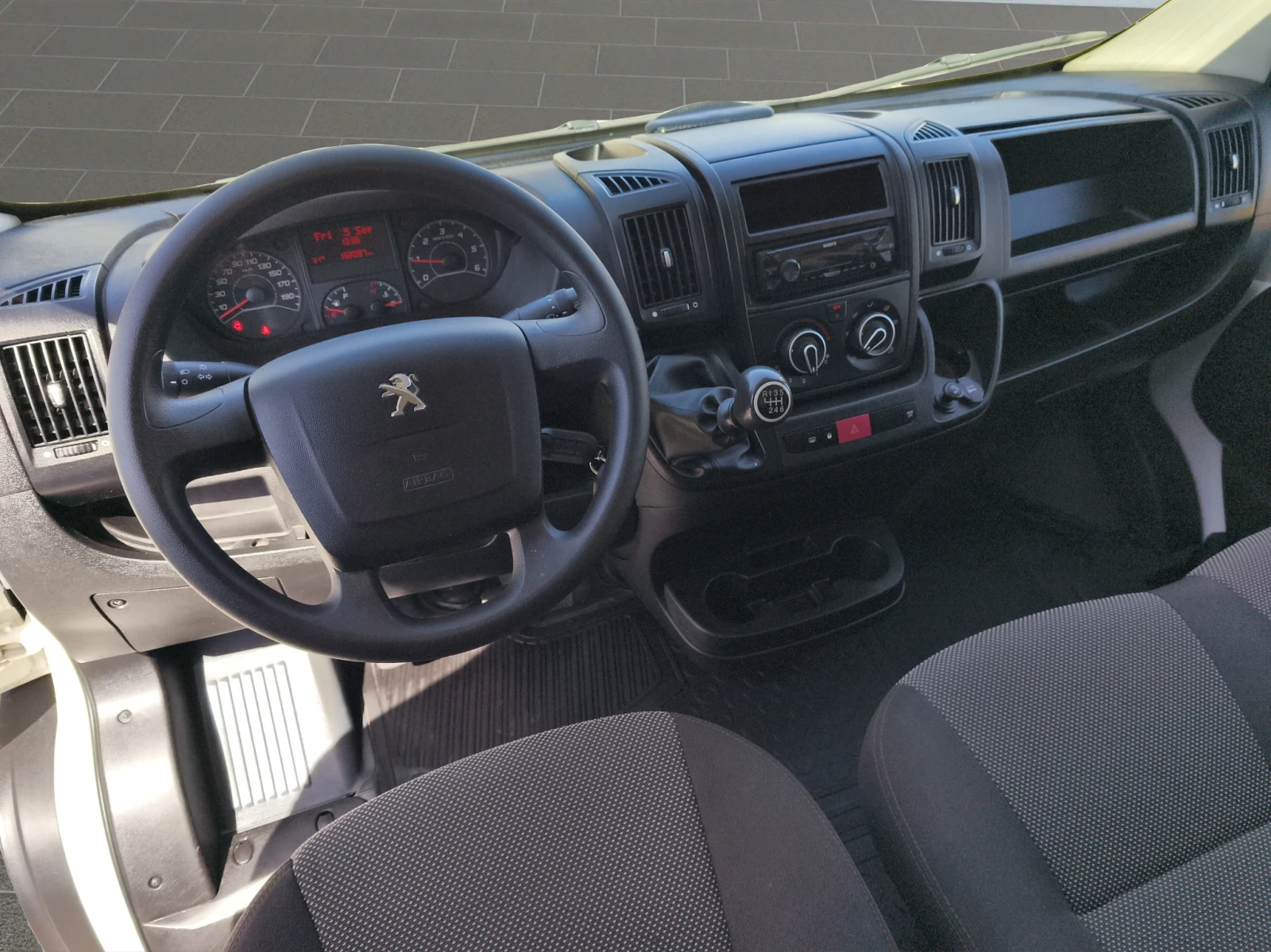 Peugeot Boxer 435L4H2 2.2 BlueHDI 140 S&S E6/2006079 - изображение 9
