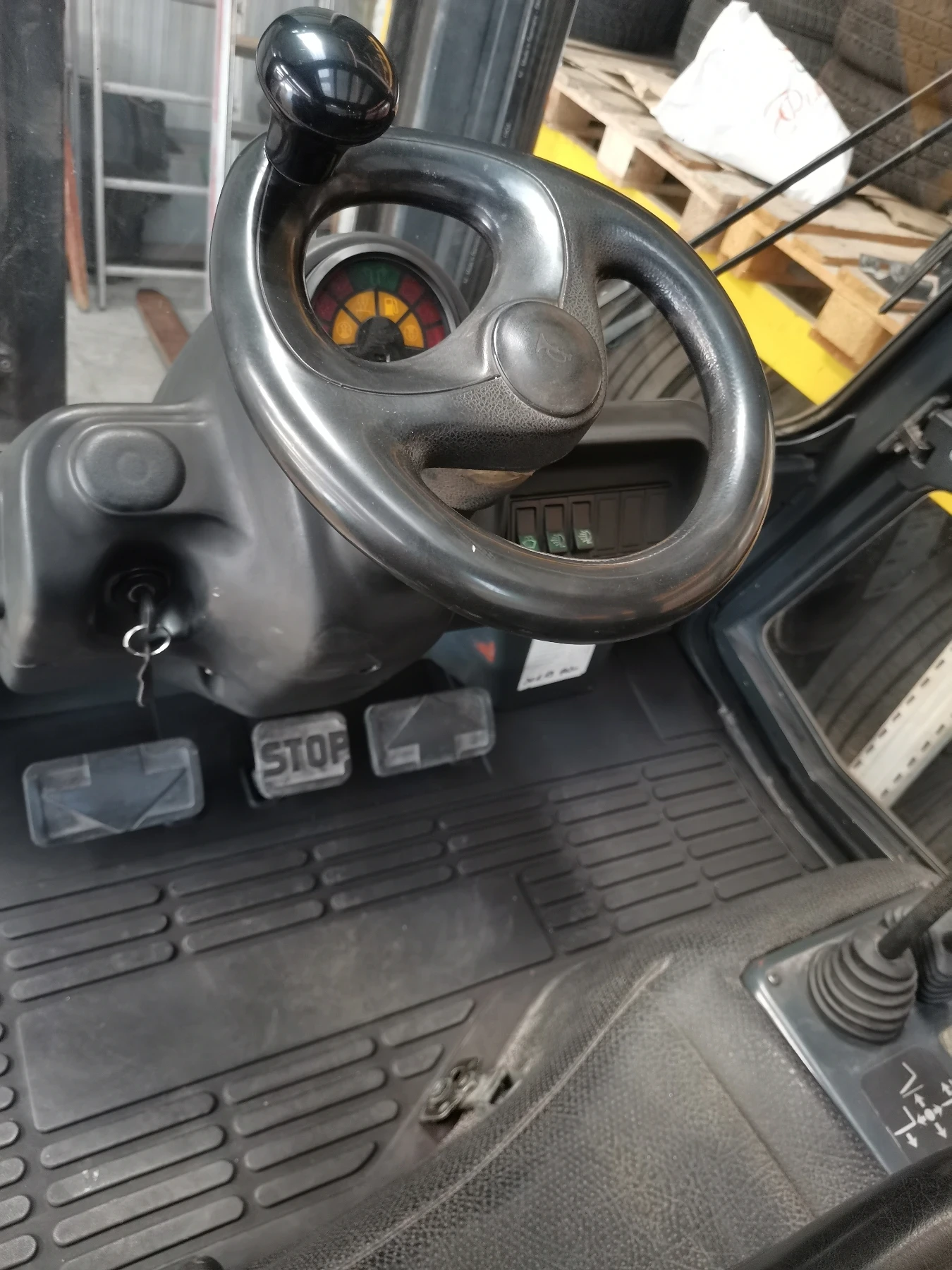 Мотокар Linde H40D, Diesel, снимка 12 - Индустриална техника - 54168069