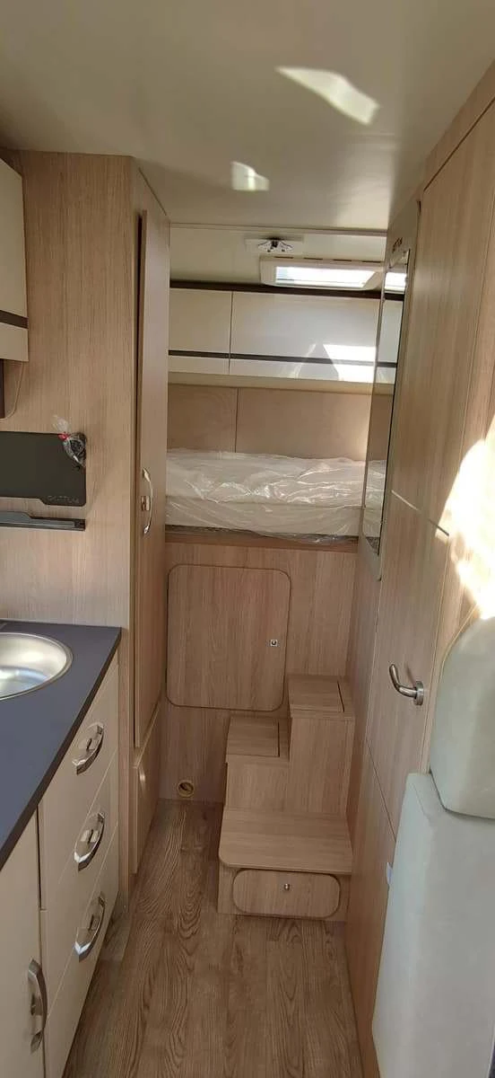 Кемпер Giottiline SIENA 440, снимка 12 - Каравани и кемпери - 50017361