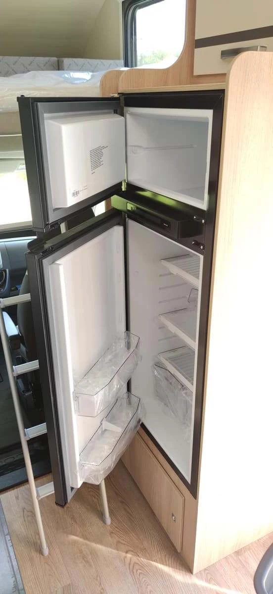 Кемпер Giottiline SIENA 440, снимка 16 - Каравани и кемпери - 50017361