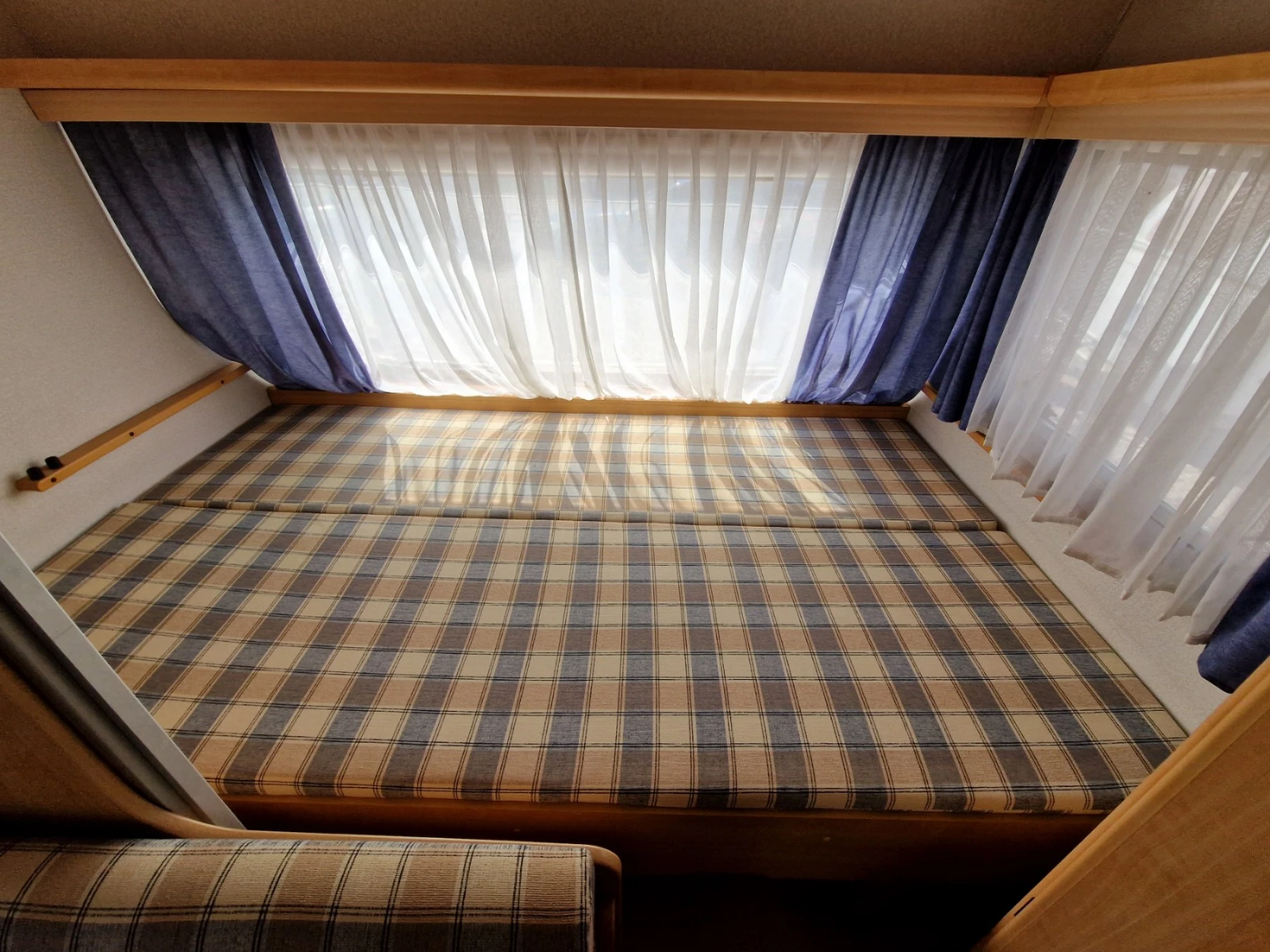 Каравана Caravelair Brasilia Luxe 426 Швейцария - изображение 8