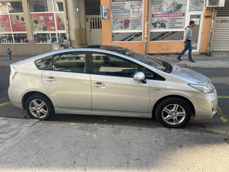 Toyota Prius, снимка 11 - Автомобили и джипове - 48106857