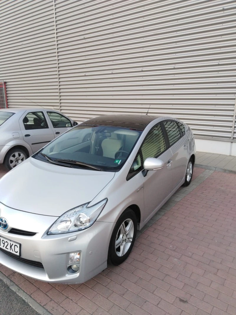 Toyota Prius, снимка 5 - Автомобили и джипове - 46971819