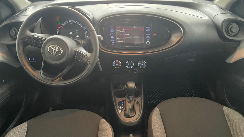 Toyota Aygo X*Play, снимка 8 - Автомобили и джипове - 44293337