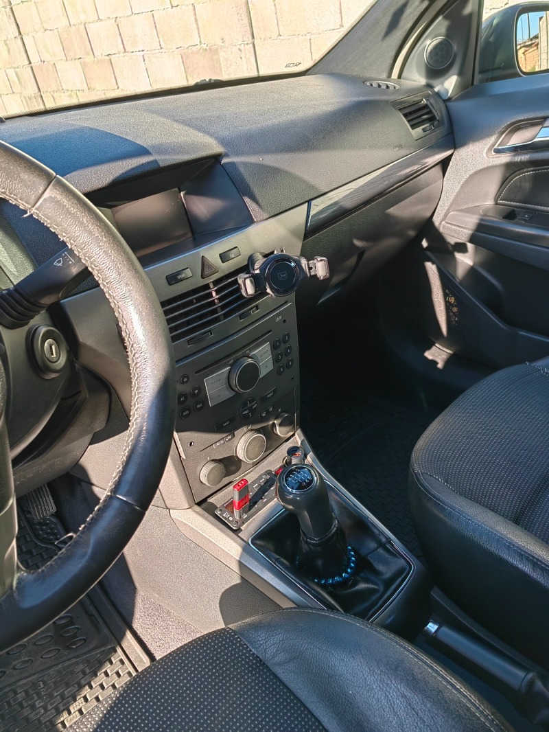 Opel Astra, снимка 6 - Автомобили и джипове - 45624340