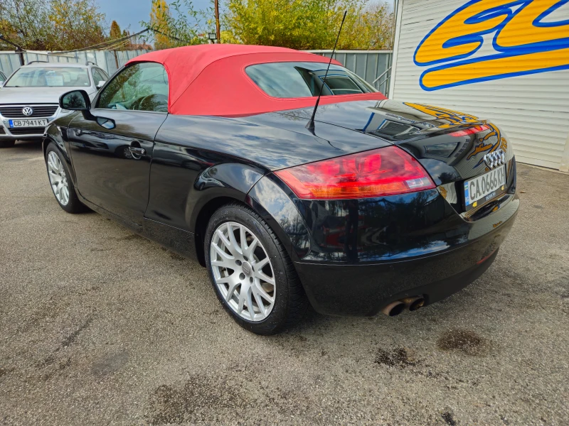 Audi Tt 2.0i-ПЕРФЕКТНА !!!, снимка 8 - Автомобили и джипове - 47926719