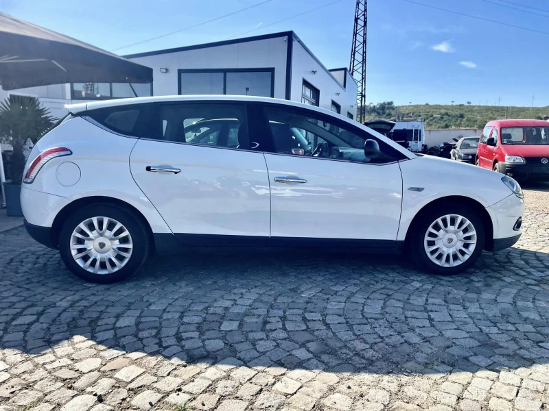 Lancia Delta 1.4i Газов Уредба, снимка 6 - Автомобили и джипове - 48269503