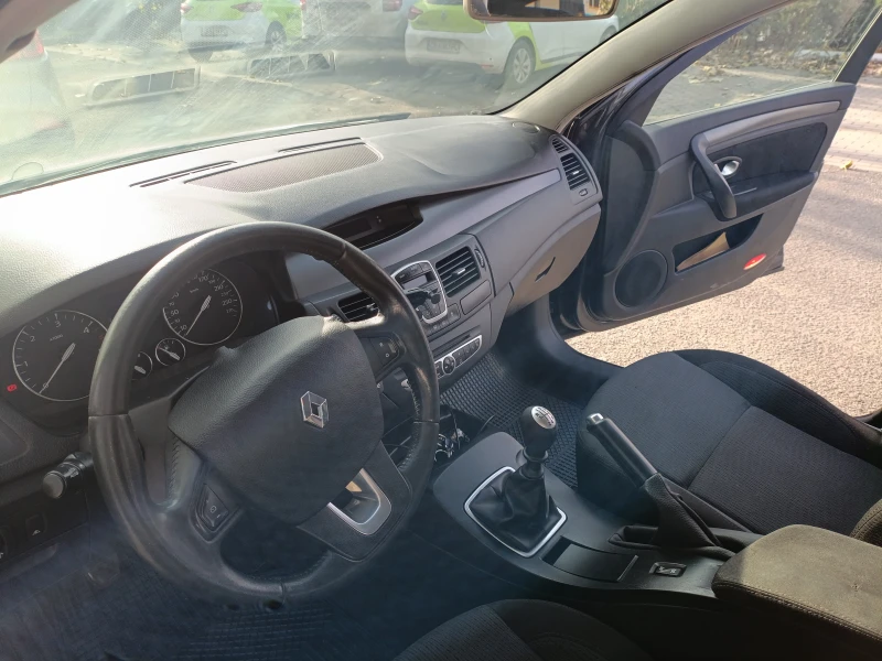 Renault Laguna DCI 1.5, снимка 12 - Автомобили и джипове - 48349571