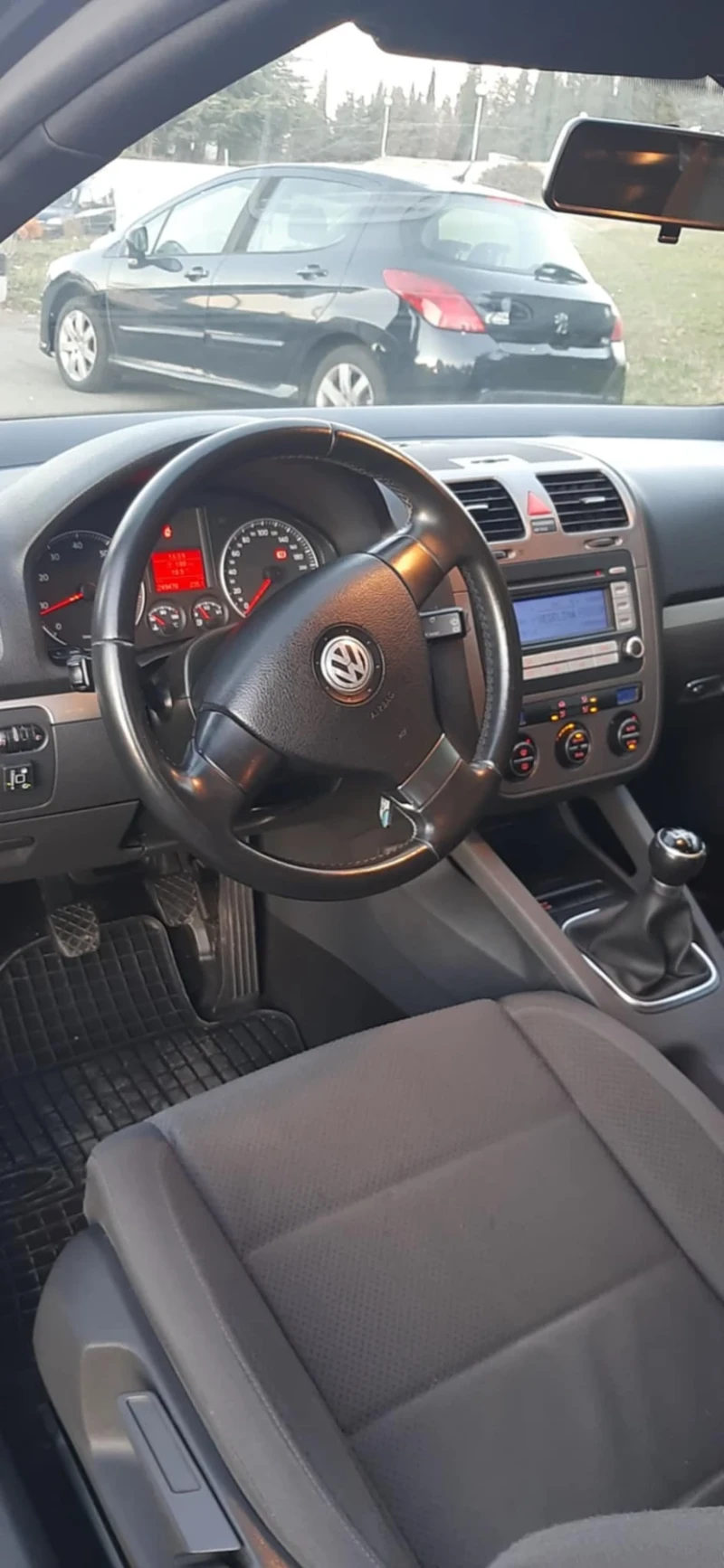 VW Golf 1.6 газ, снимка 6 - Автомобили и джипове - 48604030