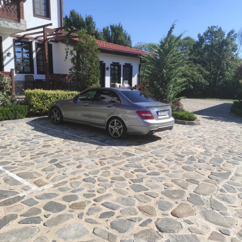 Mercedes-Benz C 300 C300 4Matic, снимка 9 - Автомобили и джипове - 49556244