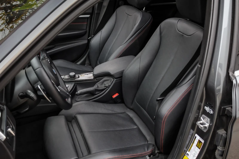 BMW 340 Налична в София перфектна АВТО КРЕДИТ , снимка 12 - Автомобили и джипове - 52311905