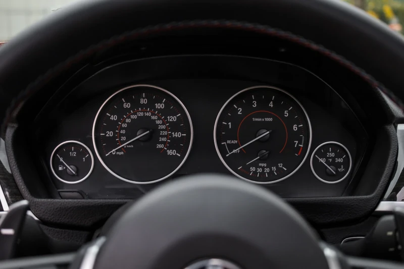 BMW 340 Налична в София перфектна АВТО КРЕДИТ , снимка 15 - Автомобили и джипове - 52311905