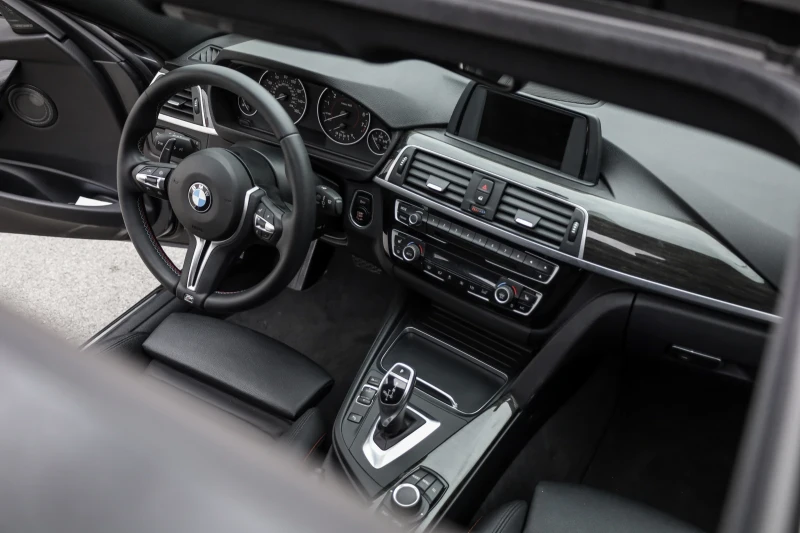 BMW 340 Налична в София перфектна АВТО КРЕДИТ , снимка 9 - Автомобили и джипове - 52311905