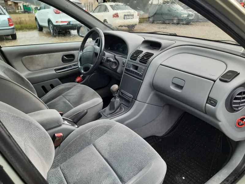 Renault Laguna 1.8-16 V , серия КОНКОРД, снимка 6 - Автомобили и джипове - 52375872