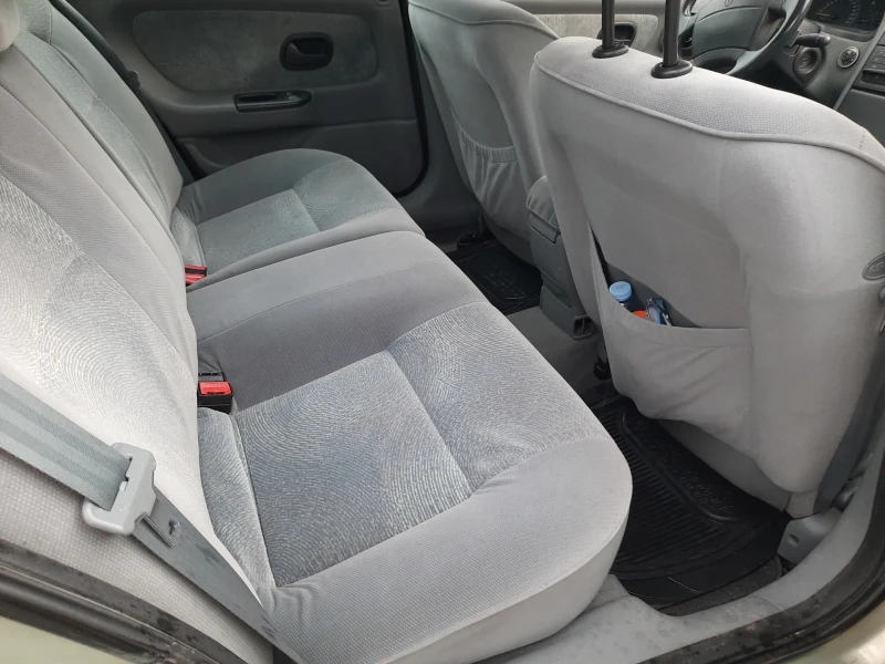 Renault Laguna 1.8-16 V , серия КОНКОРД, снимка 7 - Автомобили и джипове - 52375872