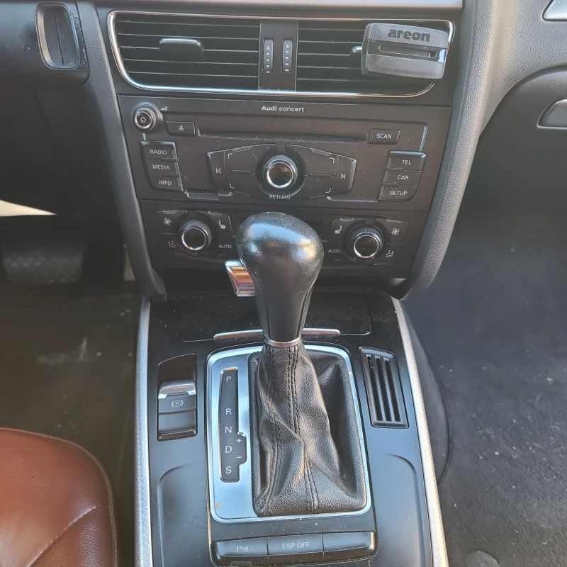 Audi A4 Седан , 2.0 , 143 к.с., снимка 7 - Автомобили и джипове - 52527444