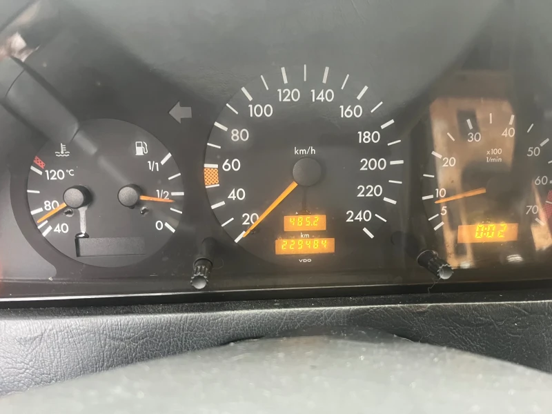 Mercedes-Benz 180, снимка 8 - Автомобили и джипове - 53069057