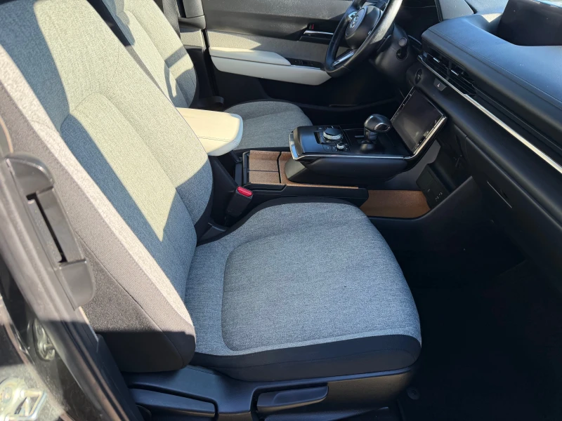 Mazda MX-30, снимка 11 - Автомобили и джипове - 53129224