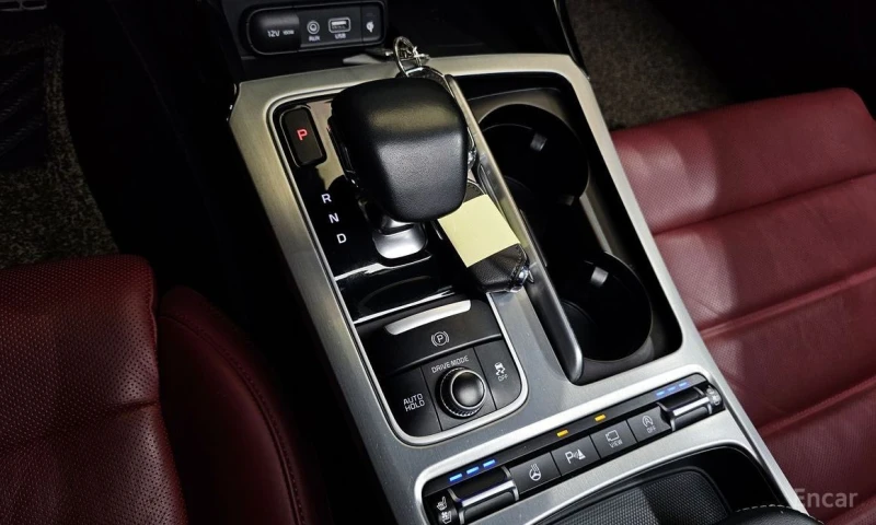 Kia Stinger, снимка 9 - Автомобили и джипове - 53380757