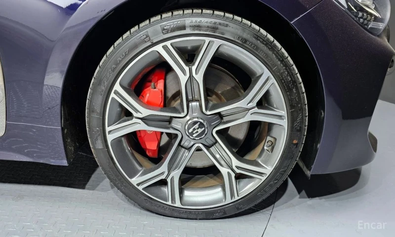 Kia Stinger, снимка 5 - Автомобили и джипове - 53380757
