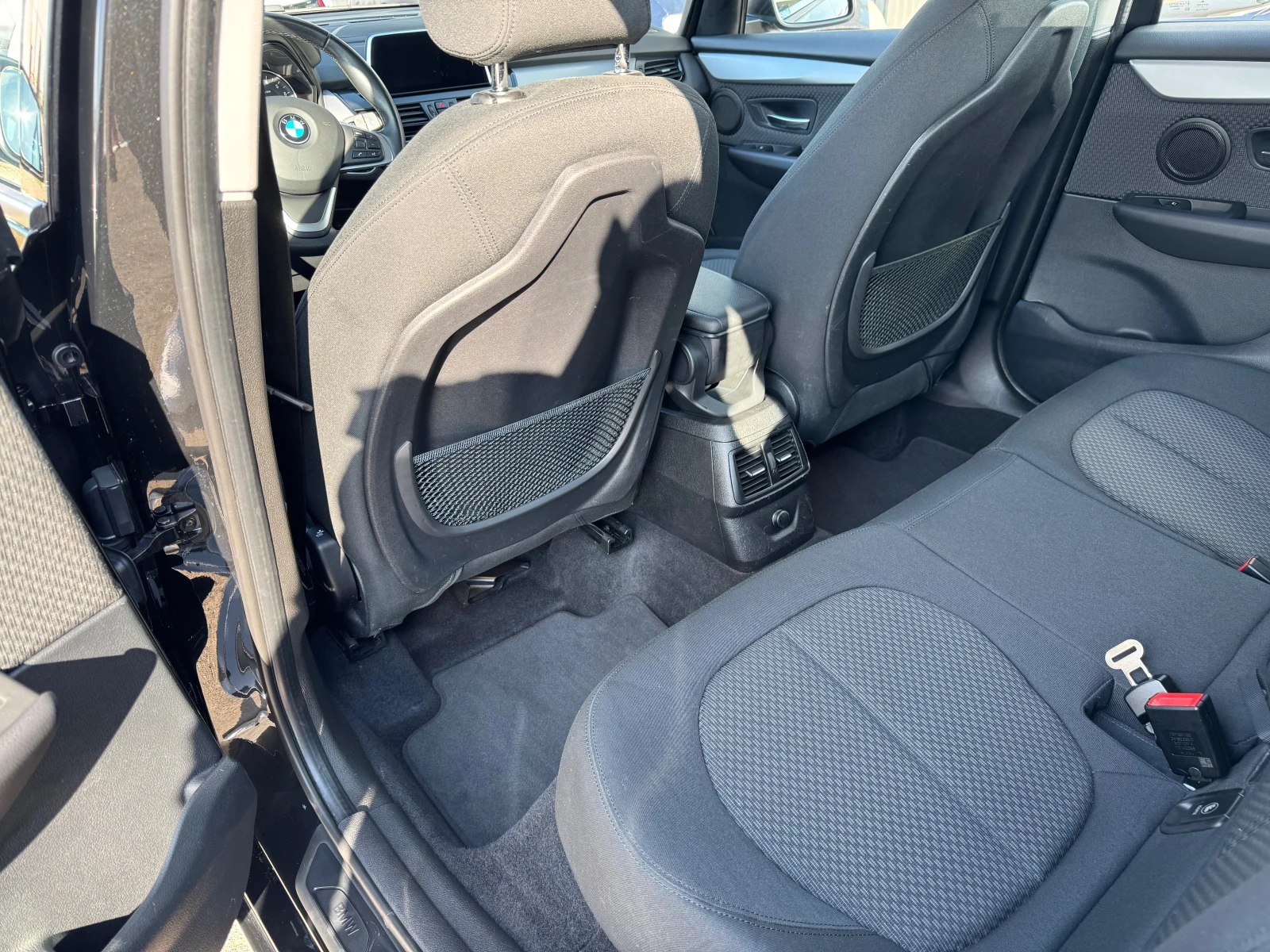 BMW 220 i Active Tourer / 78 700 км. | Mobile.bg — изображение 11