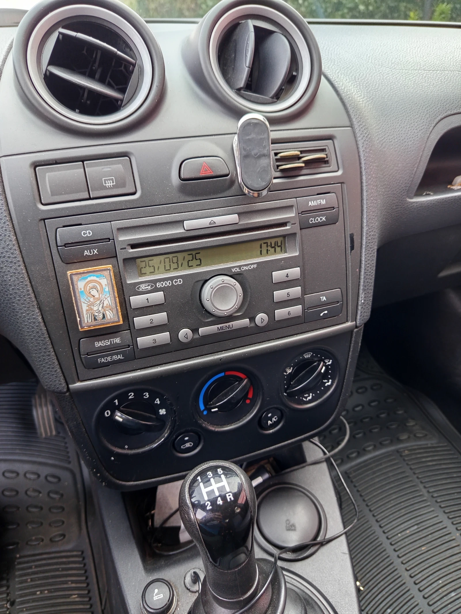 Ford Fiesta  - изображение 5