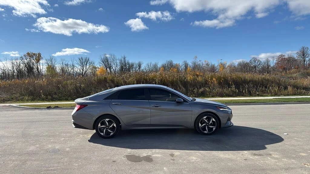 Hyundai Elantra Luxury* Авто-Кредит(ЦЕНА ДО БЪЛГАРИЯ) - изображение 4