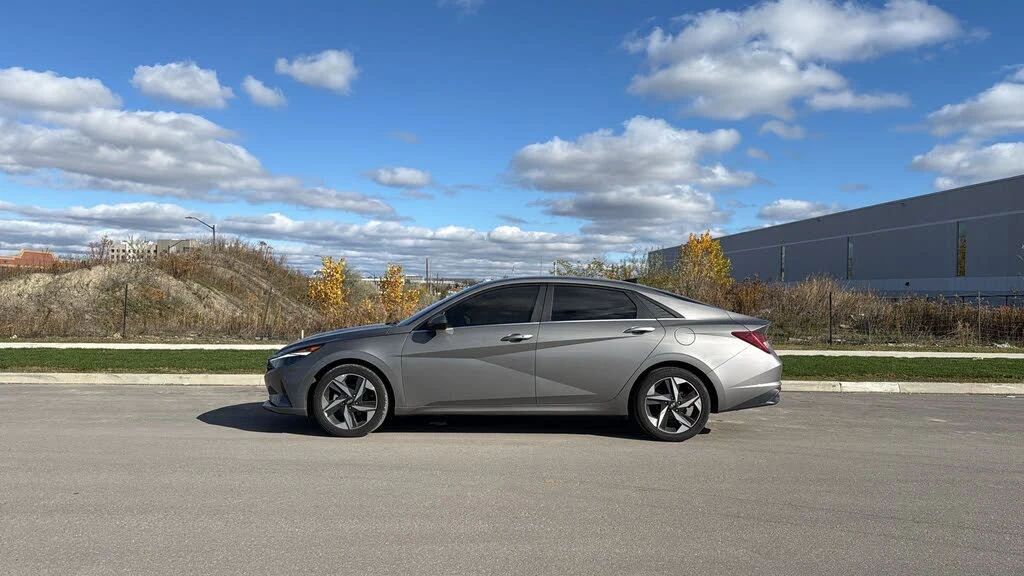 Hyundai Elantra Luxury* Авто-Кредит(ЦЕНА ДО БЪЛГАРИЯ) - изображение 3