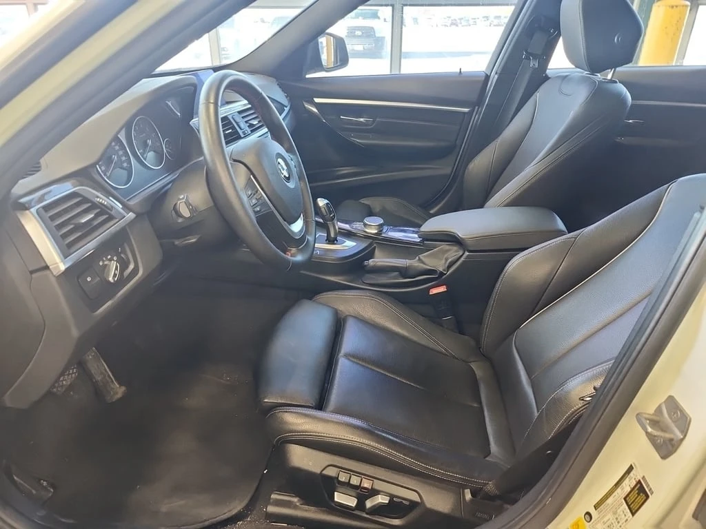 BMW 330 * 330I XDRIVE * CARFAX * БЕЗ ПЪРВОНАЧАЛНА ВНОСКА - изображение 5