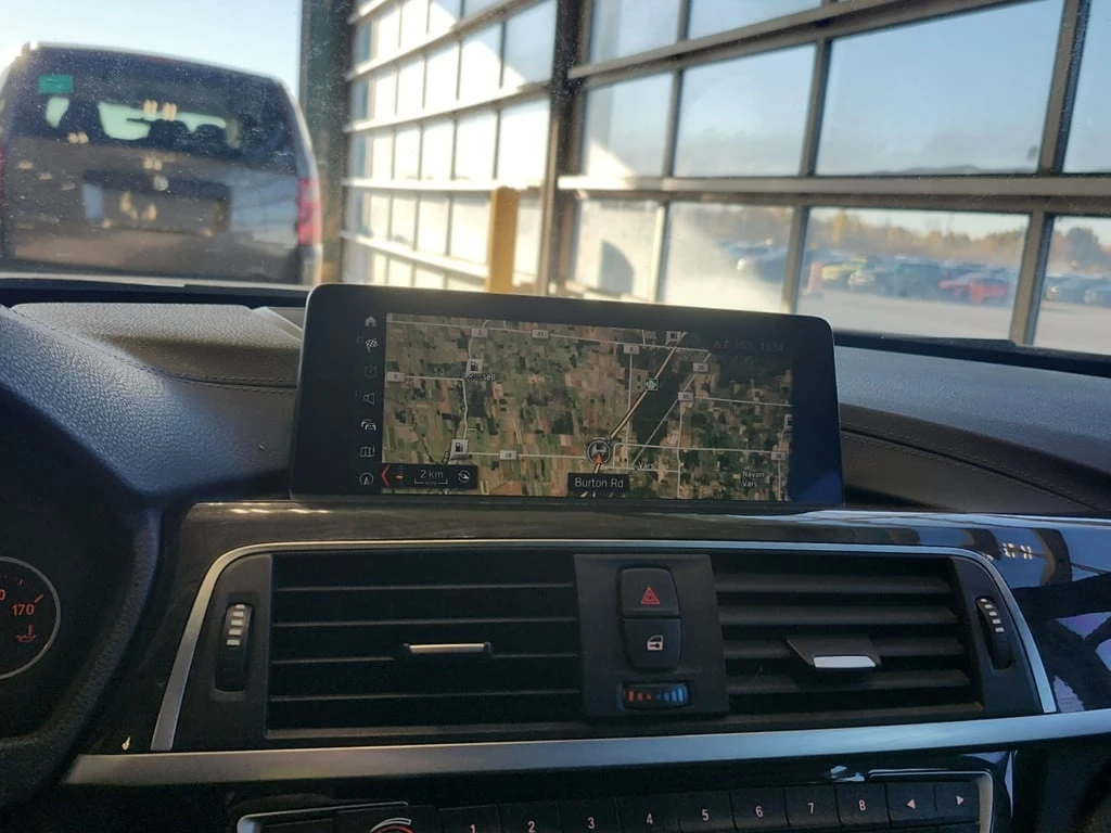 BMW 330 * 330I XDRIVE * CARFAX * БЕЗ ПЪРВОНАЧАЛНА ВНОСКА - изображение 10