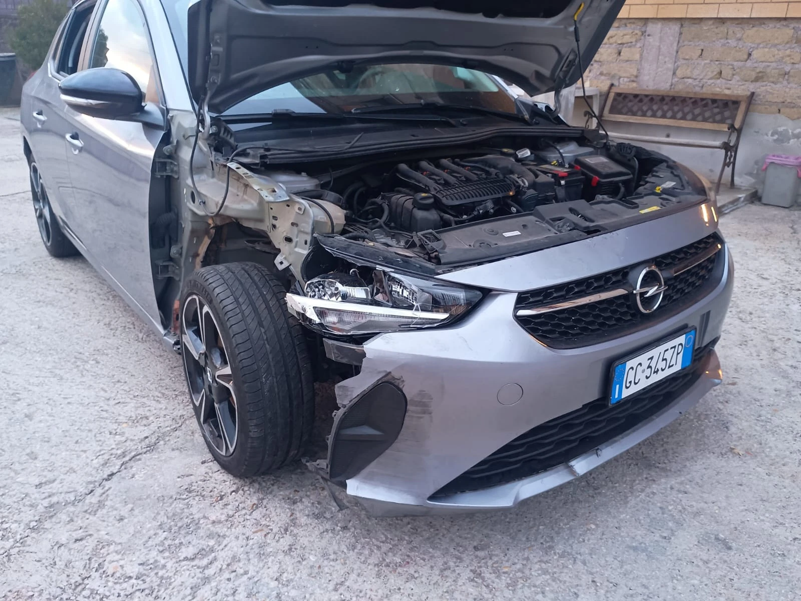 Opel Corsa 1.2i GPL - изображение 10