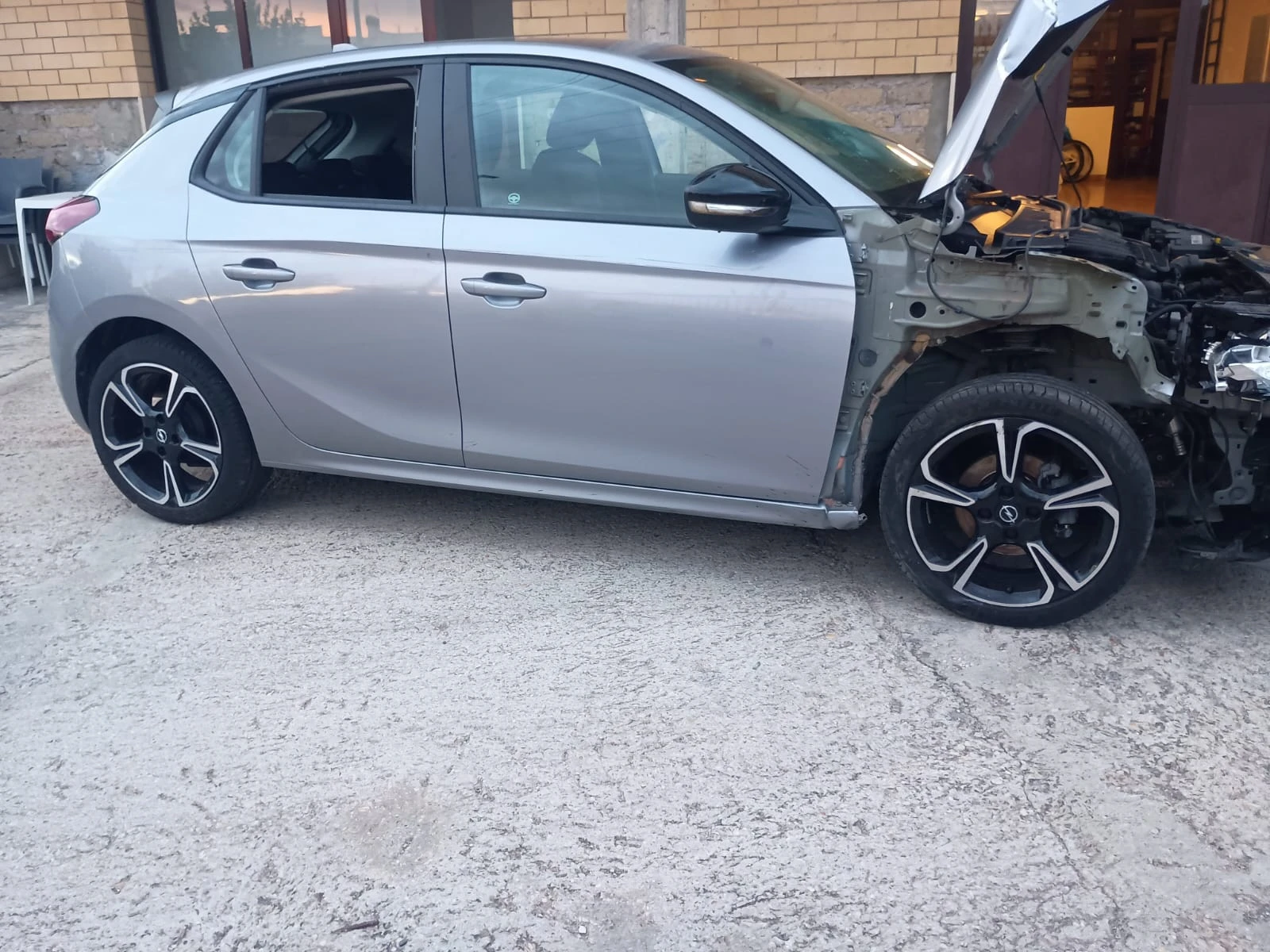 Opel Corsa 1.2i GPL - изображение 2