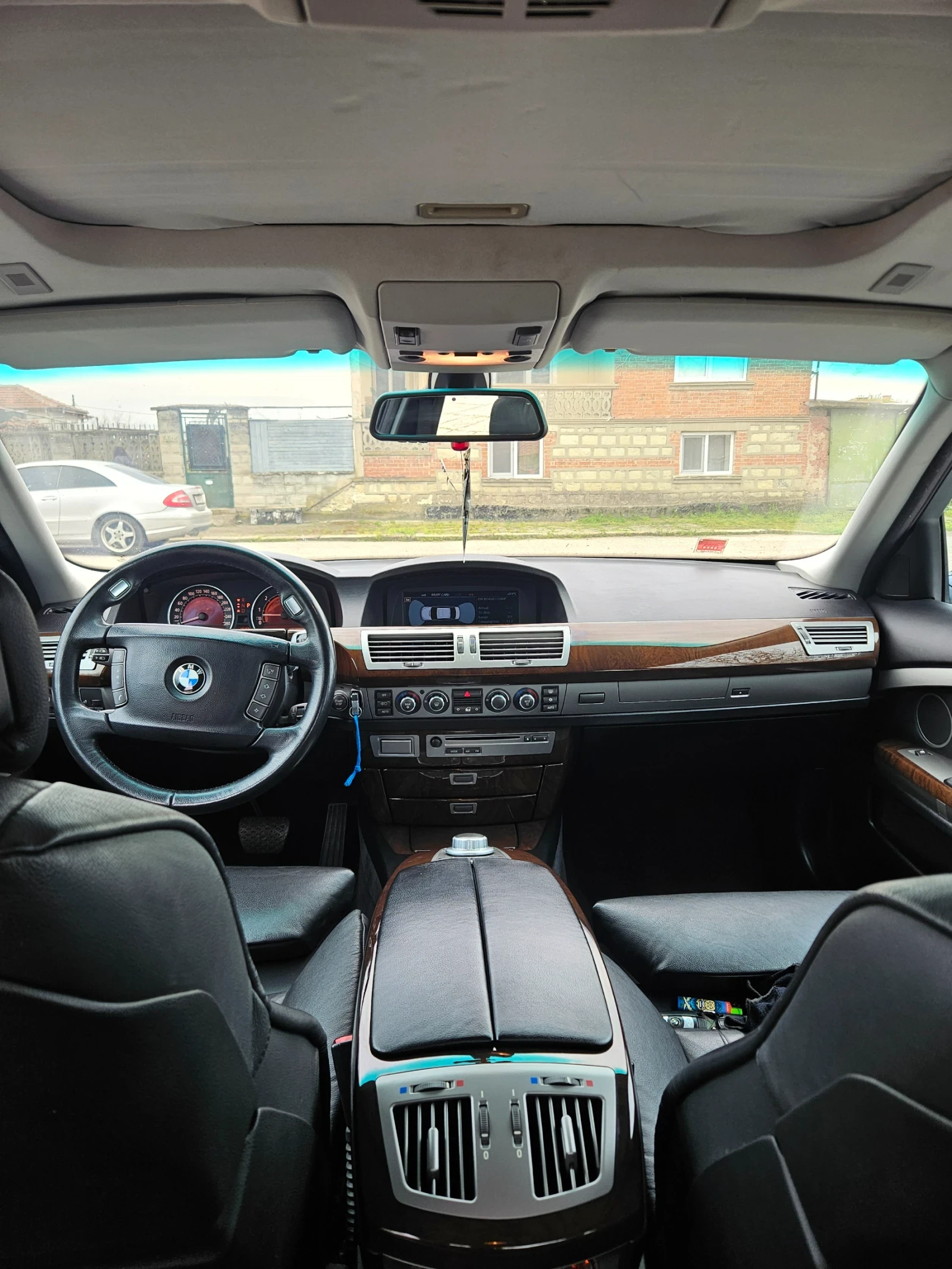 BMW 750, снимка 10 - Автомобили и джипове - 54159713