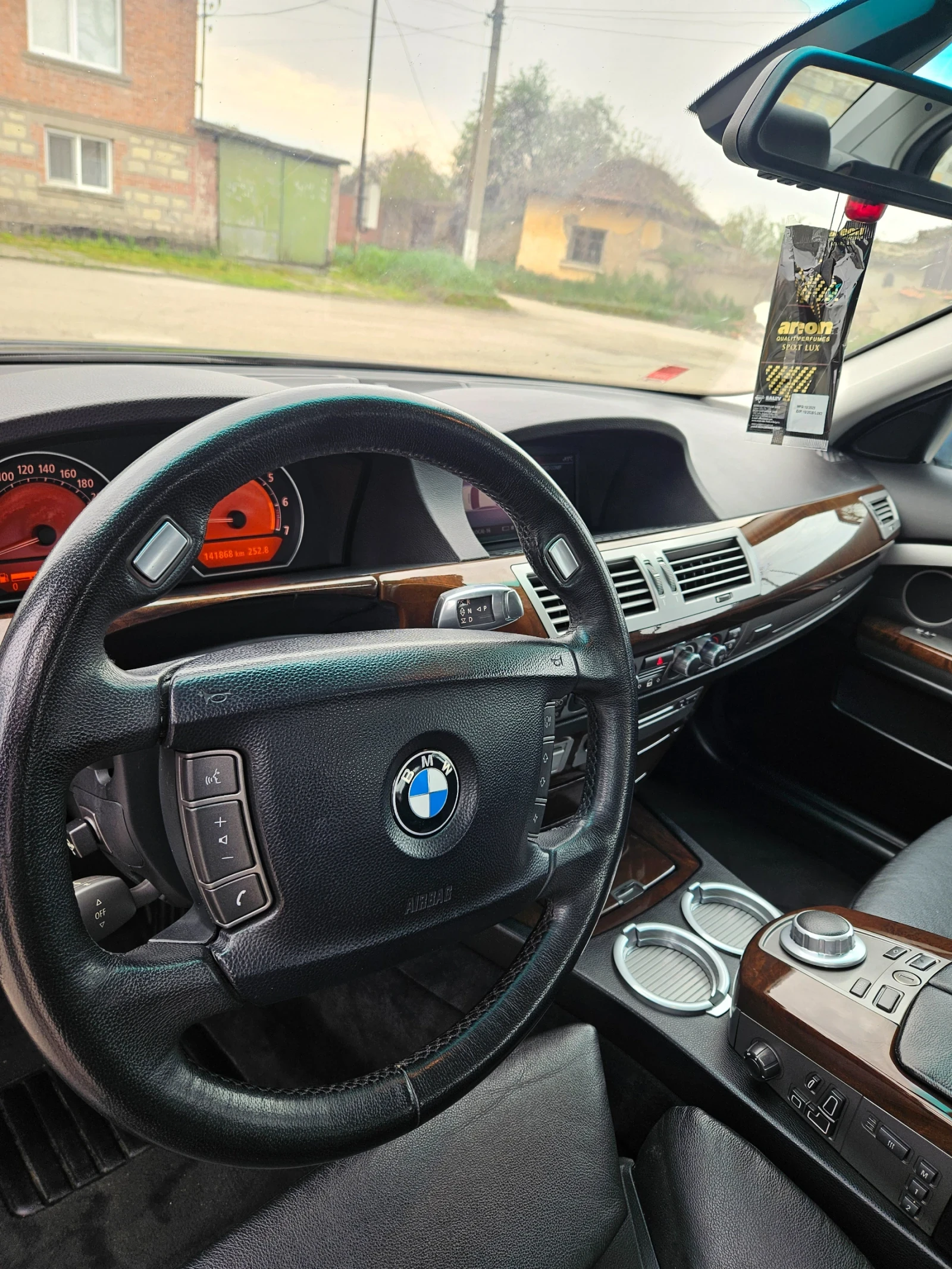BMW 750, снимка 12 - Автомобили и джипове - 54159713