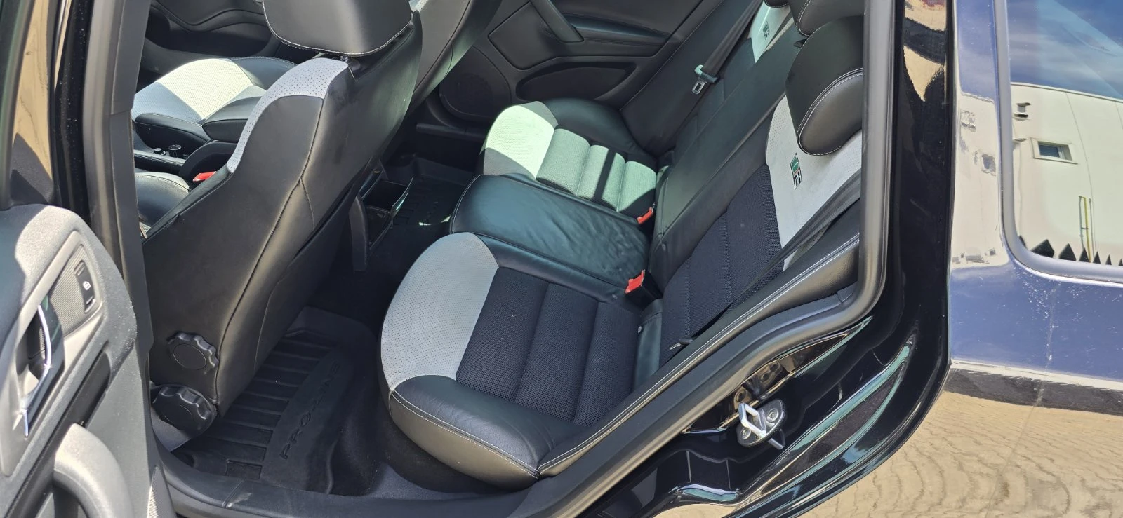 Skoda Octavia 2.0 TDI VRS, снимка 11 - Автомобили и джипове - 53943436