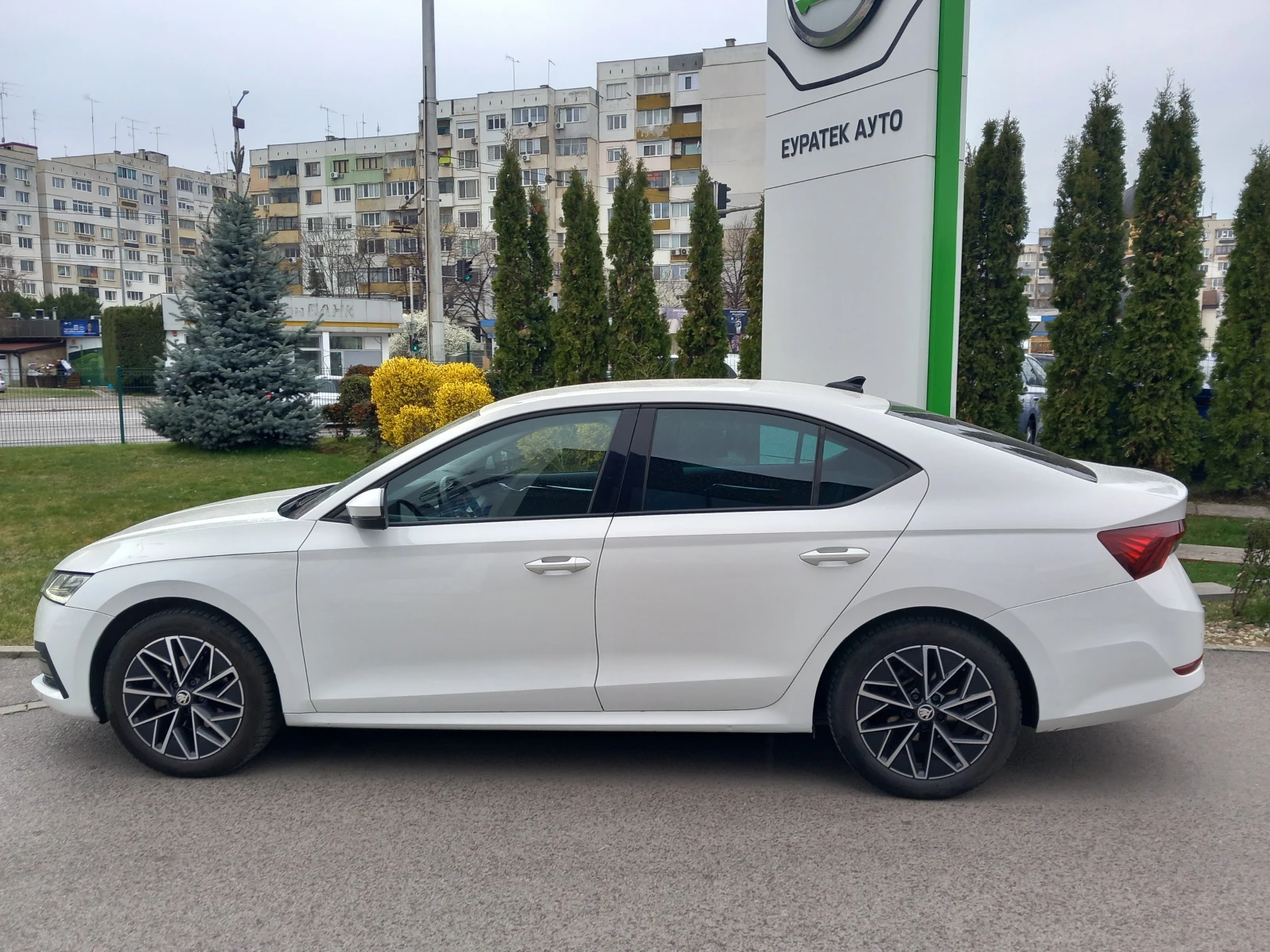 Skoda Octavia 1.5TSI/M-HEV, снимка 5 - Автомобили и джипове - 53996020