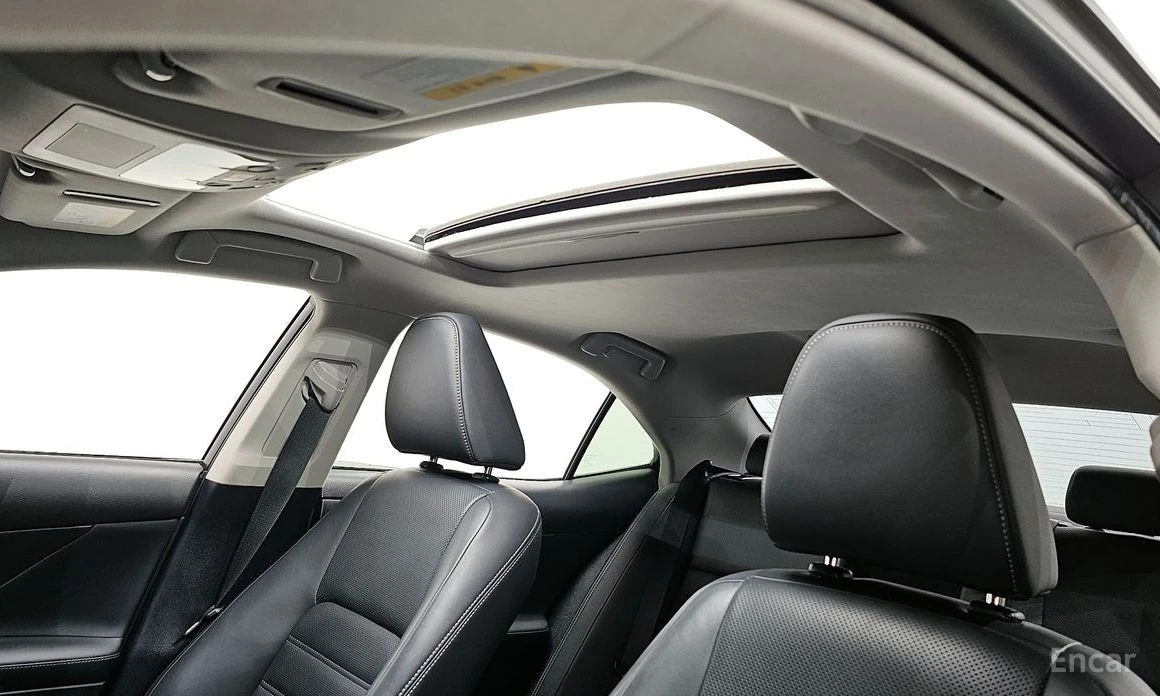 Lexus IS 300 * KEYLESS* КОЖА* ПОДГРЕВ* ШИБИДАХ* КАМЕРА* , снимка 9 - Автомобили и джипове - 54085267