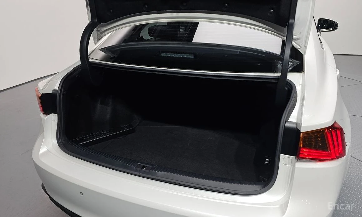 Lexus IS 300 * KEYLESS* КОЖА* ПОДГРЕВ* ШИБИДАХ* КАМЕРА* , снимка 13 - Автомобили и джипове - 54085267