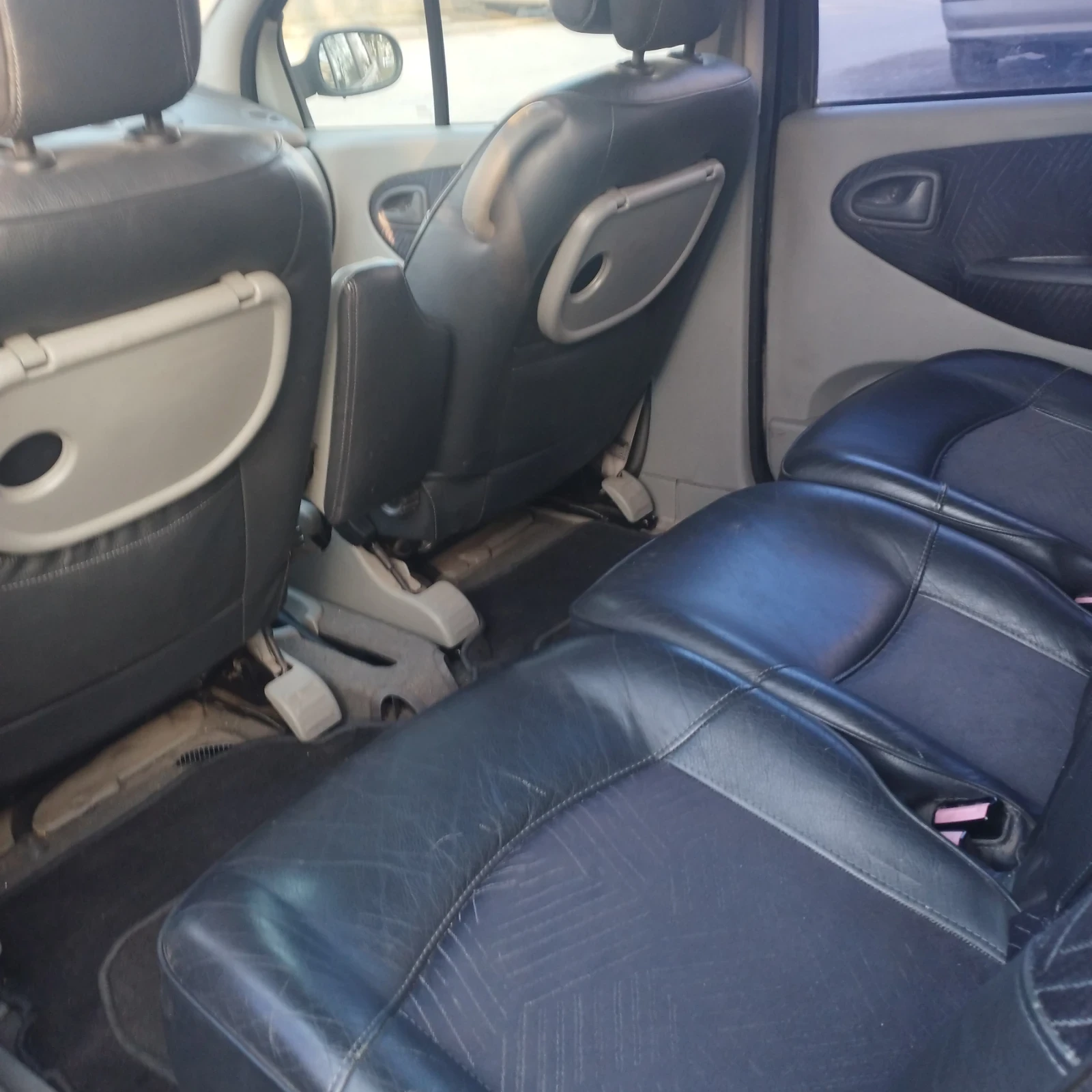 Renault Scenic, снимка 8 - Автомобили и джипове - 54162785