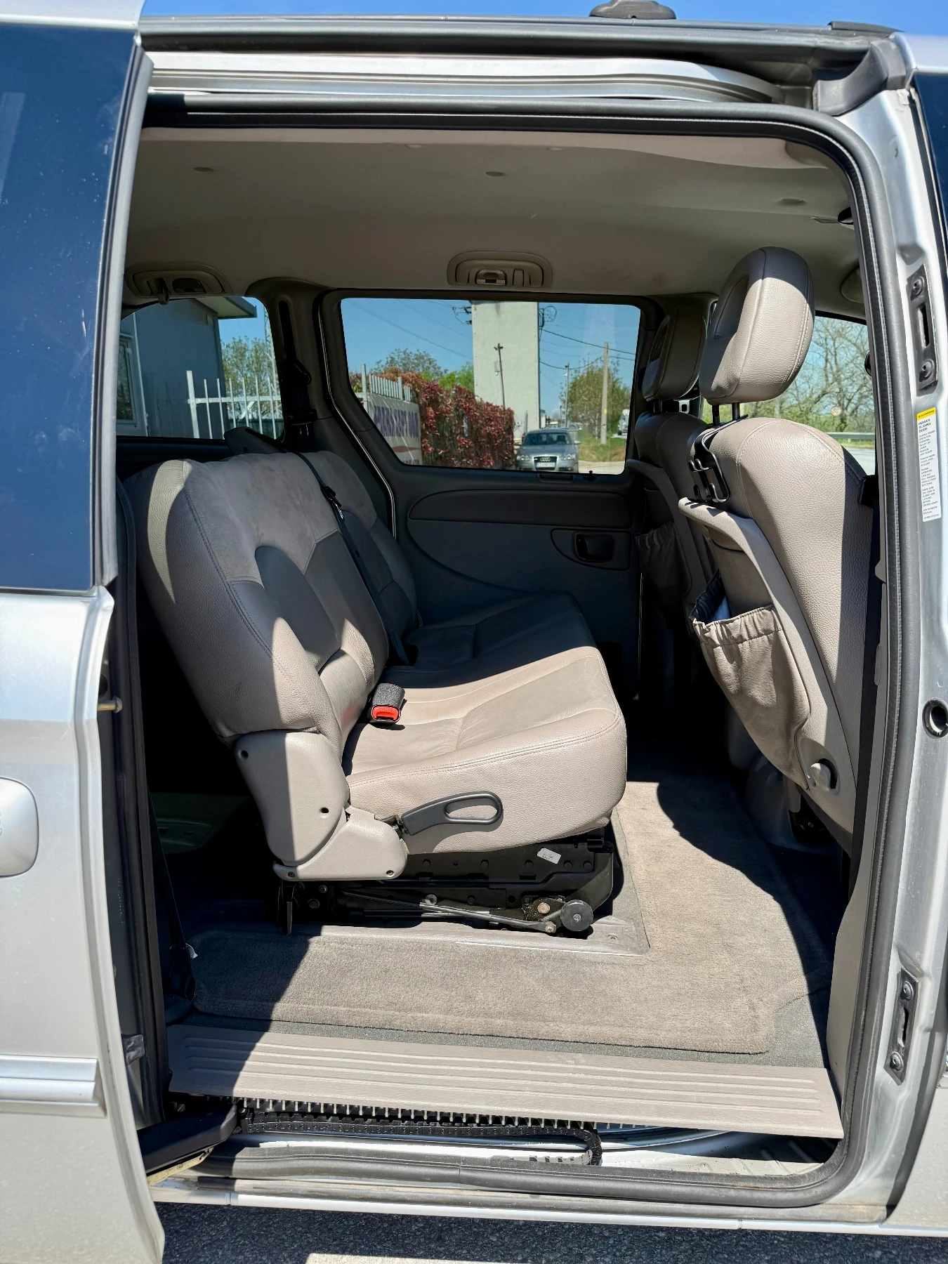 Chrysler Voyager 2.5crdi/ 7местен/ ОТЛИЧНО/, снимка 9 - Автомобили и джипове - 54313734