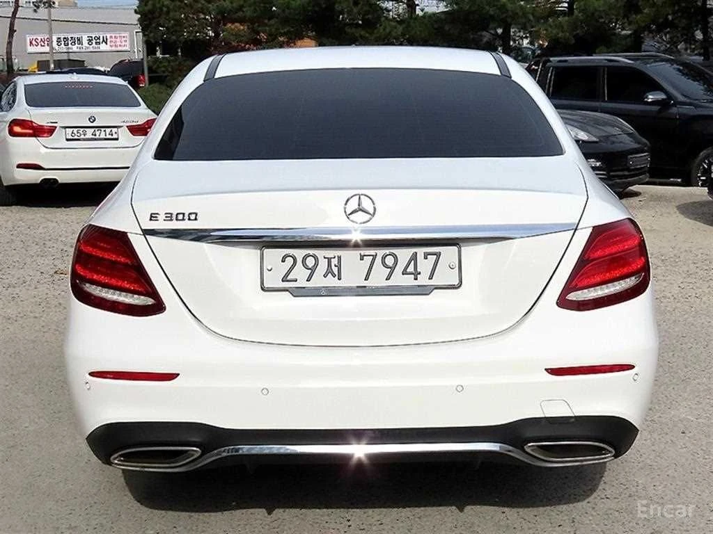 Mercedes-Benz E 300 AMG LINE* BURMESTER* HEAD-UP* 360 КАМЕРИ* ОБДУХВАН, снимка 4 - Автомобили и джипове - 54567123