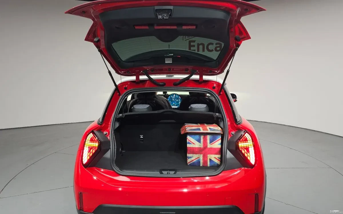 Mini Cooper 1.5L TwinTurbo / Navi / Camera / Carfax, снимка 12 - Автомобили и джипове - 54653360