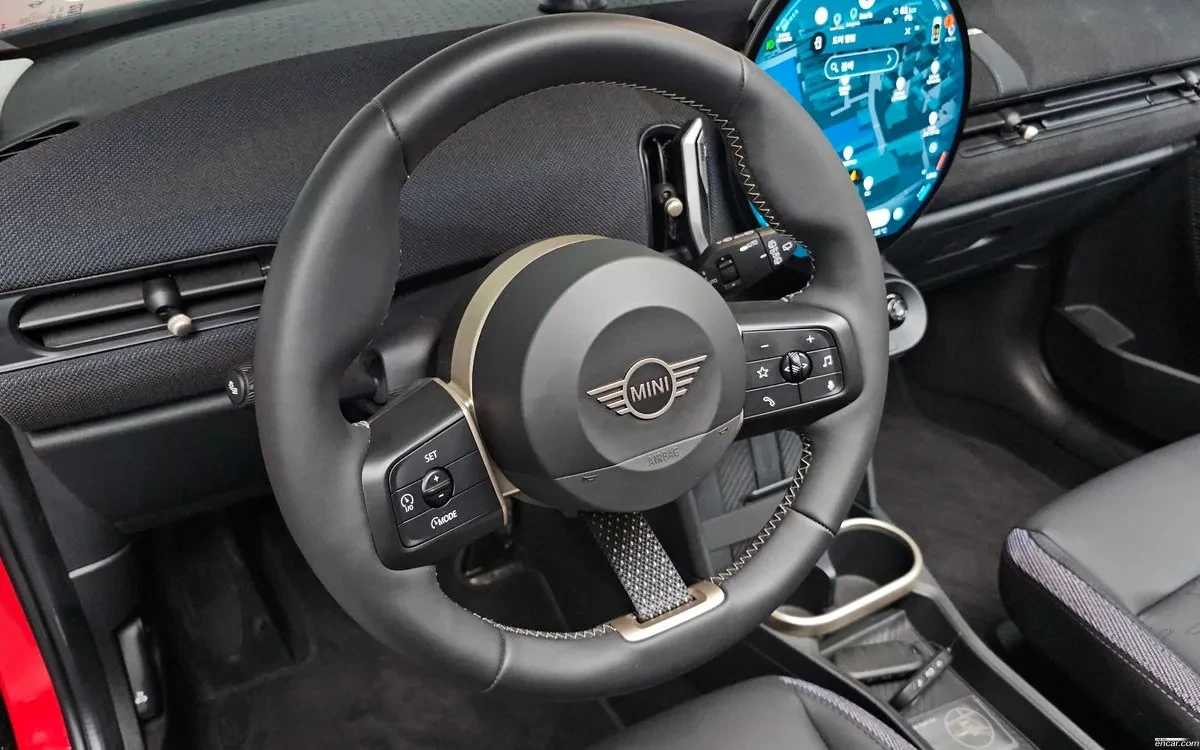 Mini Cooper 1.5L TwinTurbo / Navi / Camera / Carfax, снимка 13 - Автомобили и джипове - 54653360
