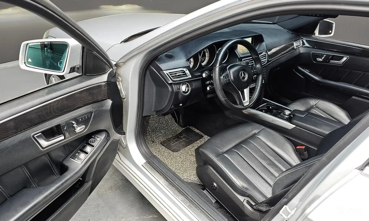 Mercedes-Benz E 300 4MATIC AVANTGARDE, снимка 11 - Автомобили и джипове - 54735730