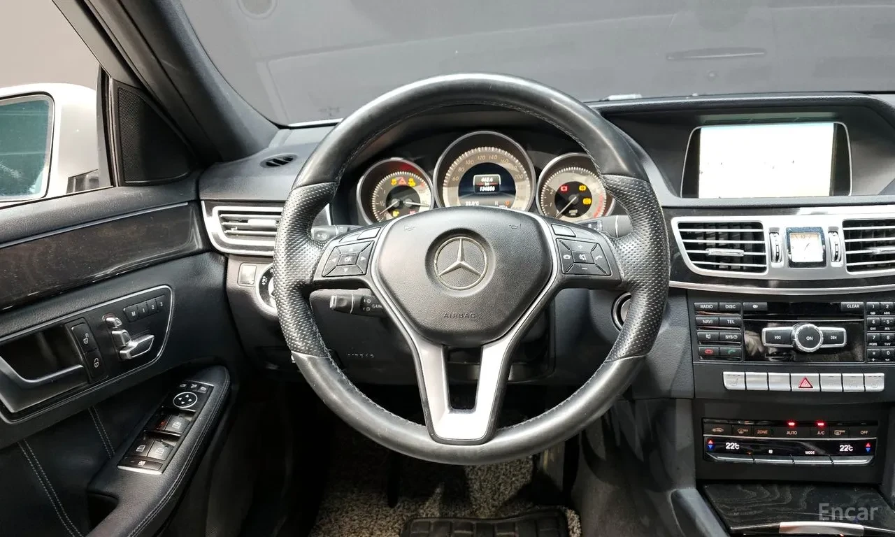 Mercedes-Benz E 300 4MATIC AVANTGARDE, снимка 12 - Автомобили и джипове - 54735730