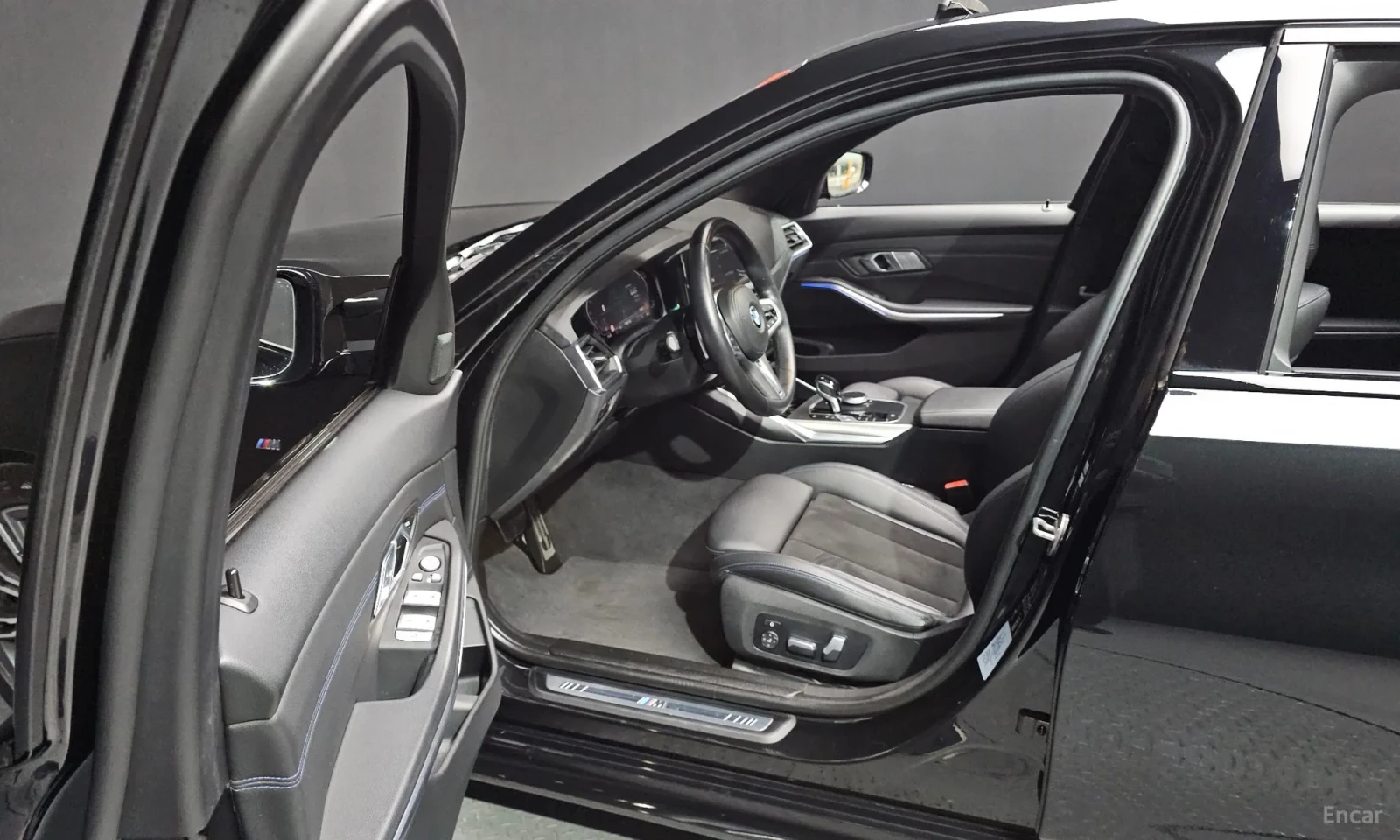 BMW 320 320i M-sport, снимка 10 - Автомобили и джипове - 55049499