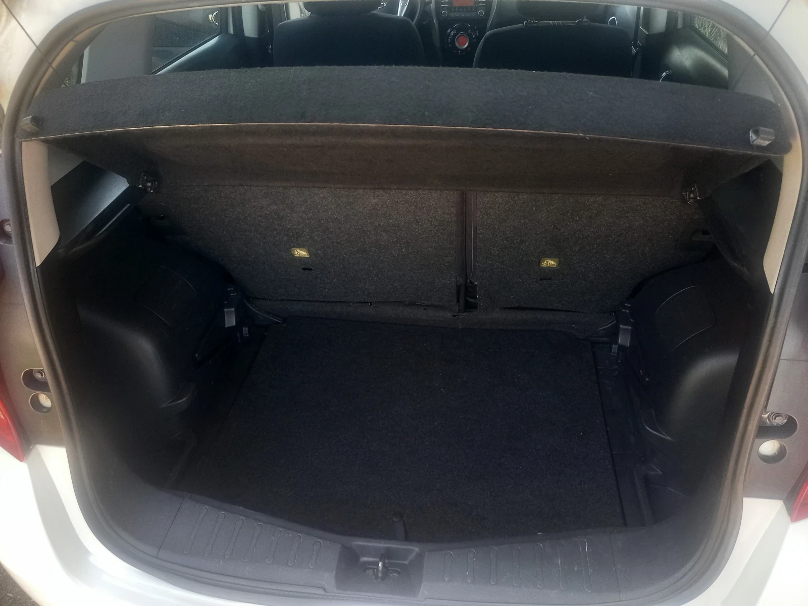Nissan Note 1.5dci 90k.c. климатроник, снимка 12 - Автомобили и джипове - 55509048