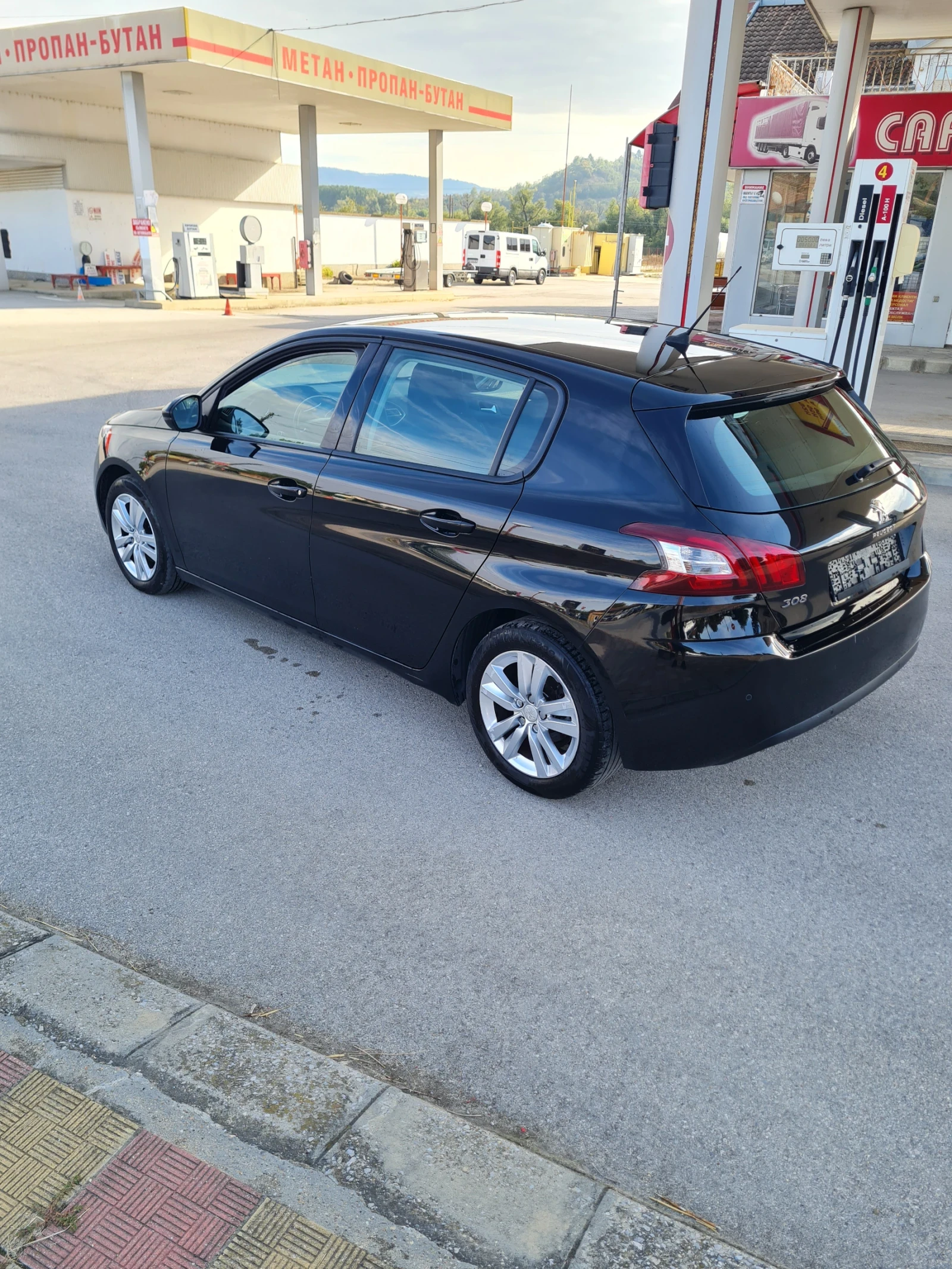 Peugeot 308 1.6 HDI 120к.с. 2013г. , снимка 4 - Автомобили и джипове - 56148955